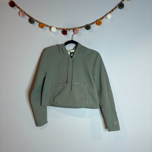 Nike Tech Pack Packable Cropped Green Hoodie - Picture 2 of 8